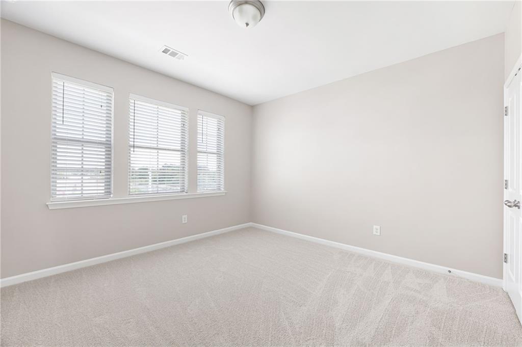 Smyrna, Georgia, 30080, United States, 3 Bedrooms Bedrooms, ,4 BathroomsBathrooms,Residential,For Sale,1998879