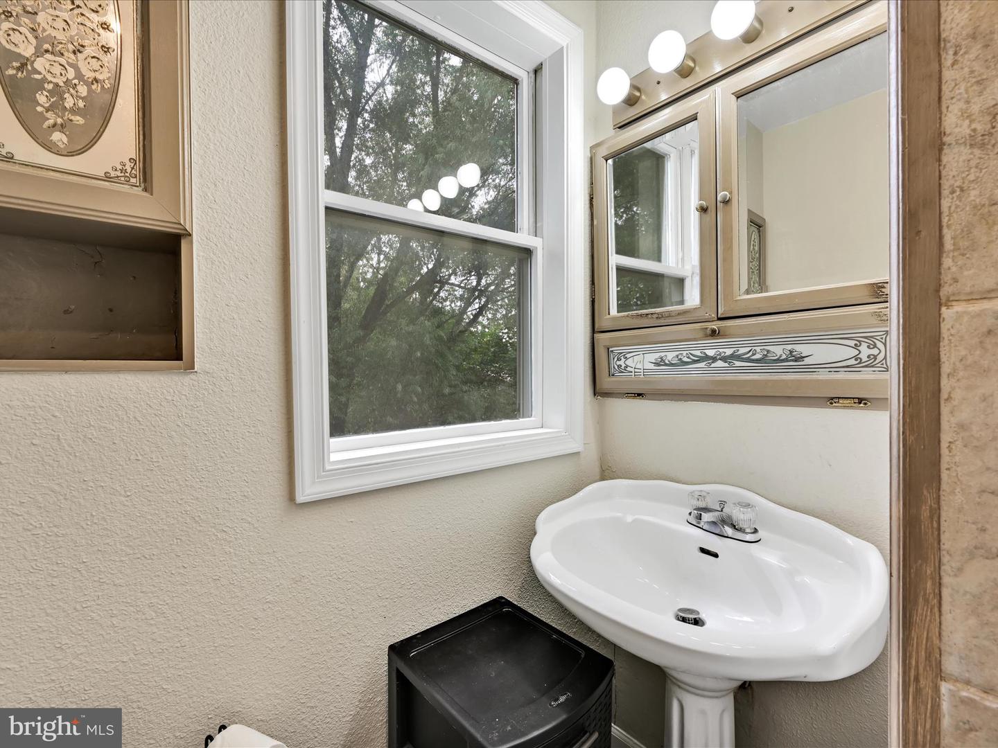 Manheim, Pennsylvania, 17545, United States, 7 Bedrooms Bedrooms, ,3 BathroomsBathrooms,Residential,For Sale,1991090