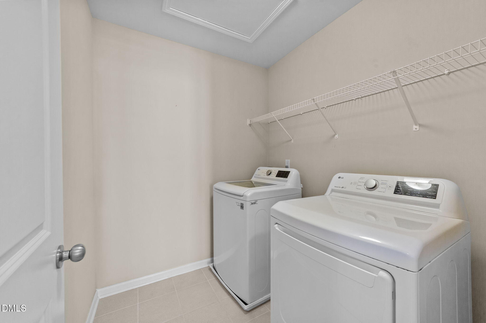 Apex, North Carolina, 27502, United States, 4 Bedrooms Bedrooms, ,4 BathroomsBathrooms,Residential,For Sale,1956835