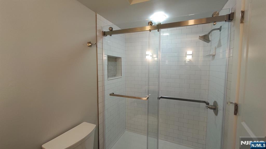 Mahwah, New Jersey, 07430, United States, 2 Bedrooms Bedrooms, ,2 BathroomsBathrooms,Residential,For Sale,1906473