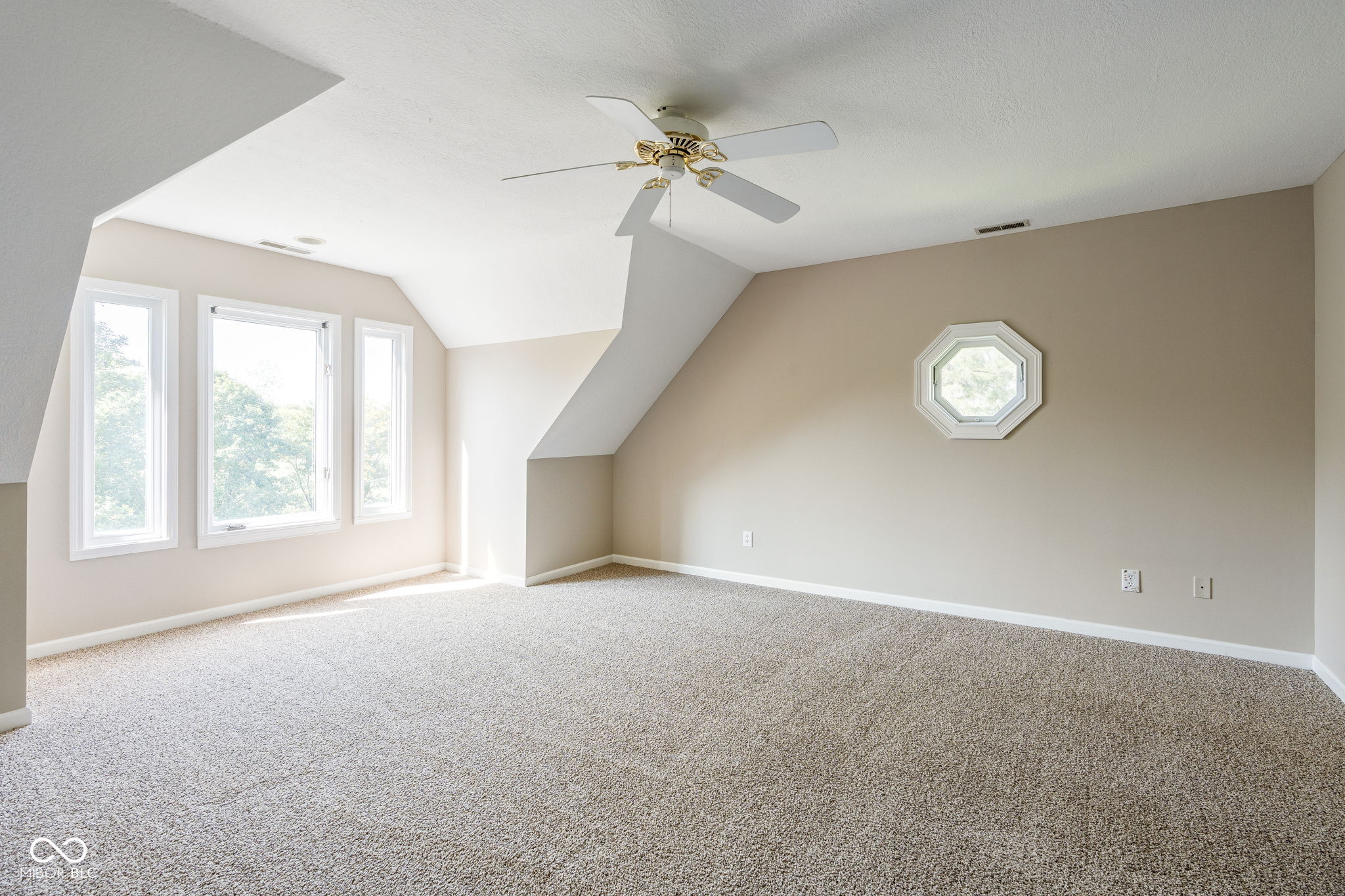 Fairland, Indiana, 46126, United States, 5 Bedrooms Bedrooms, ,4 BathroomsBathrooms,Residential,For Sale,1976010