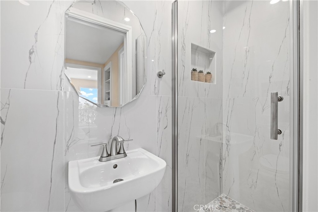 Laguna Beach, California, 92651, United States, 2 Bedrooms Bedrooms, ,3 BathroomsBathrooms,Residential,For Sale,1998159