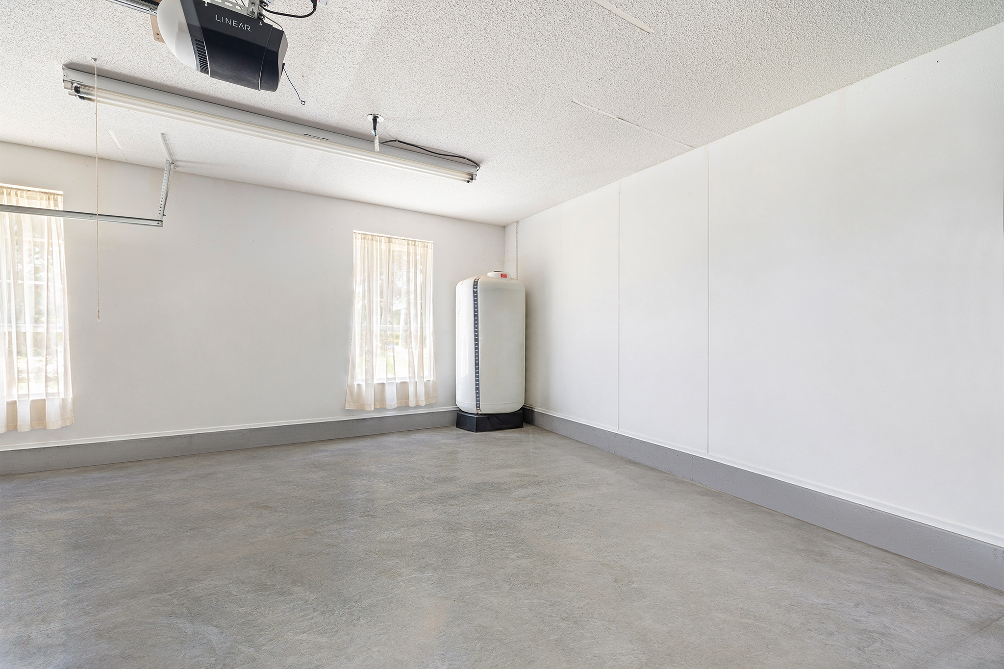  Move-In Ready Home on Nearly an Acre - 物件實景