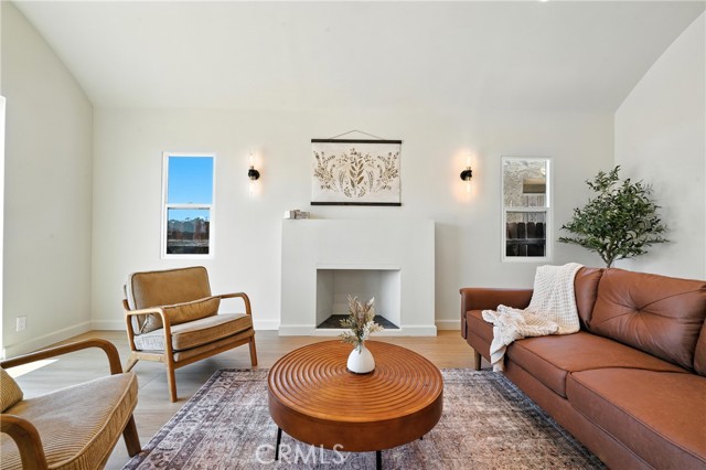 Los Angeles, California, 90047, United States, 2 Bedrooms Bedrooms, ,2 BathroomsBathrooms,Residential,For Sale,1935567