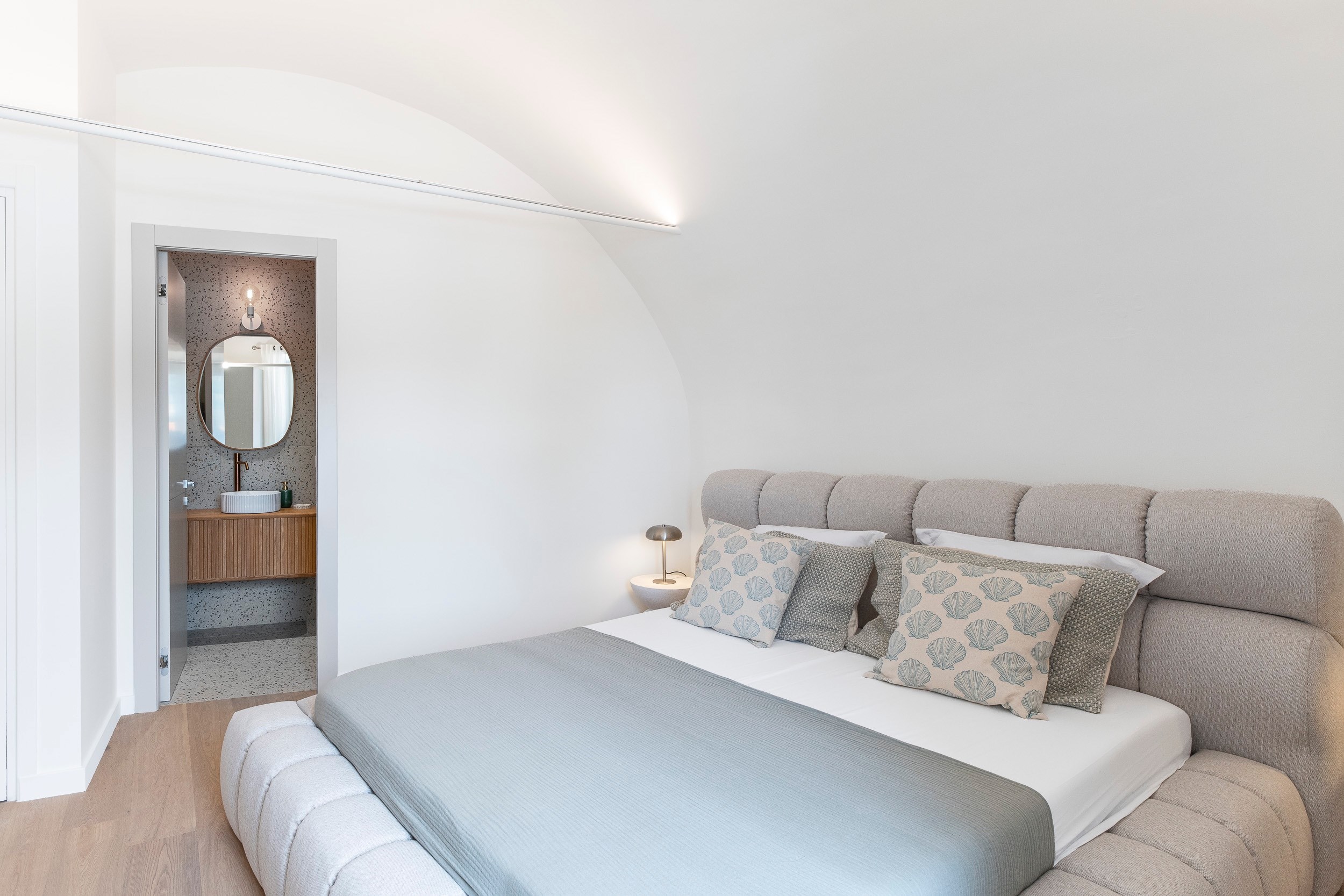  Villefranche-sur-Mer renovated 2-bedroom apartment with sea view, balcony and p… - 物件實景