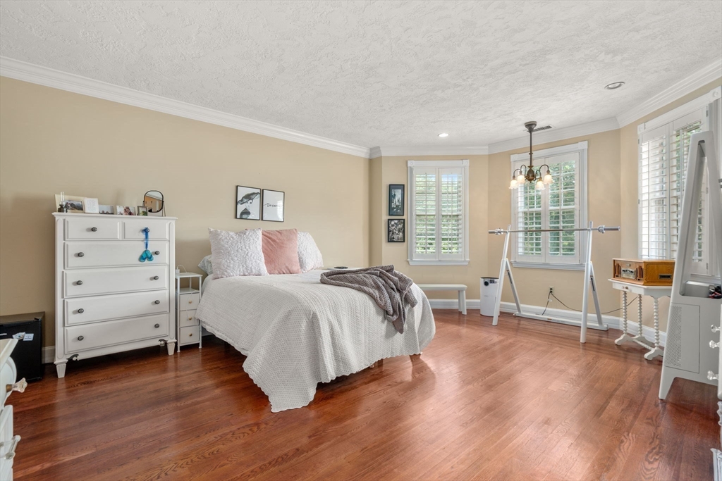 Hopkinton, Massachusetts, 01748, United States, 4 Bedrooms Bedrooms, ,5 BathroomsBathrooms,Residential,For Sale,1982386