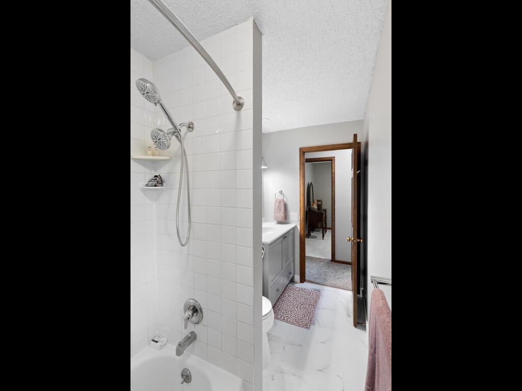 Maple Grove, Minnesota, 55369, United States, 5 Bedrooms Bedrooms, ,1 BathroomBathrooms,Residential,For Sale,1941602