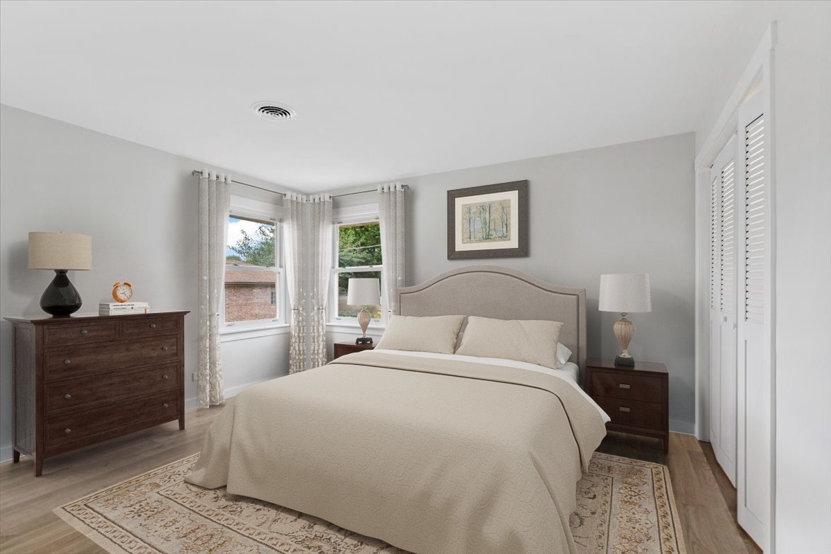 Evergreen Park, Illinois, 60805, United States, 5 Bedrooms Bedrooms, ,4 BathroomsBathrooms,Residential,For Sale,1972389