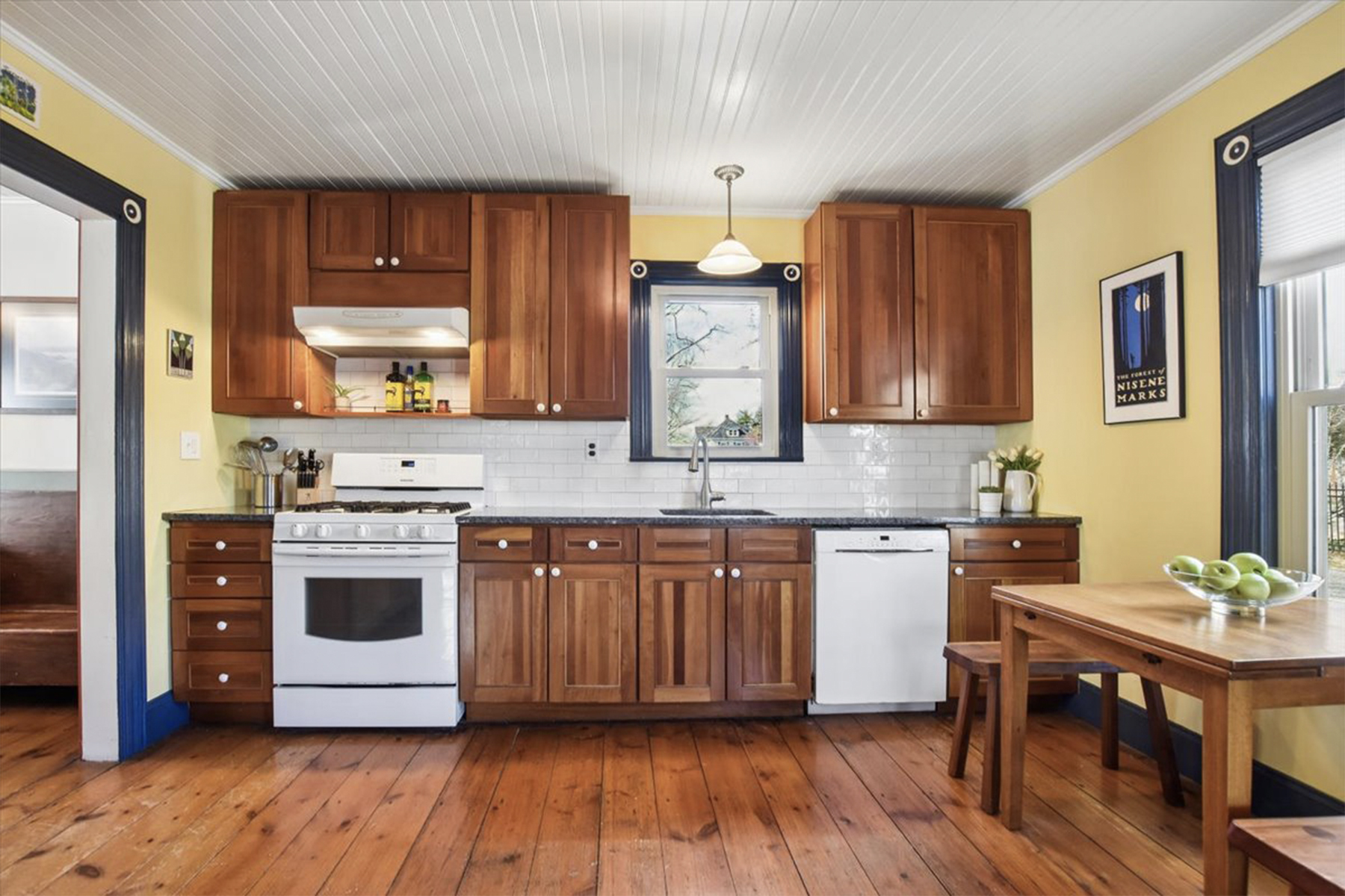  Classic Architectural Details in the Heart of Annandale - 物件實景