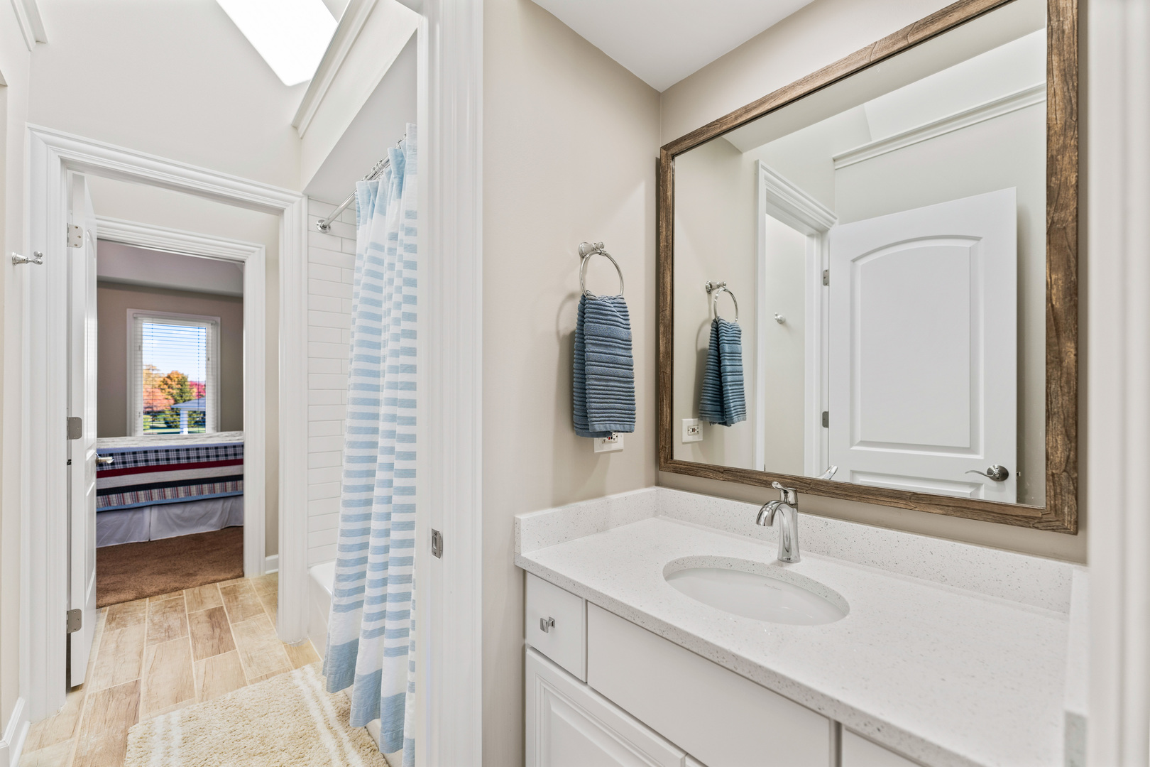 St. Charles, Illinois, 60175, United States, 5 Bedrooms Bedrooms, ,5 BathroomsBathrooms,Residential,For Sale,1989191