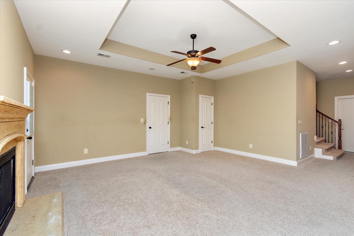 Clarksville, Tennessee, 37043, United States, 4 Bedrooms Bedrooms, ,4 BathroomsBathrooms,Residential,For Sale,1933080