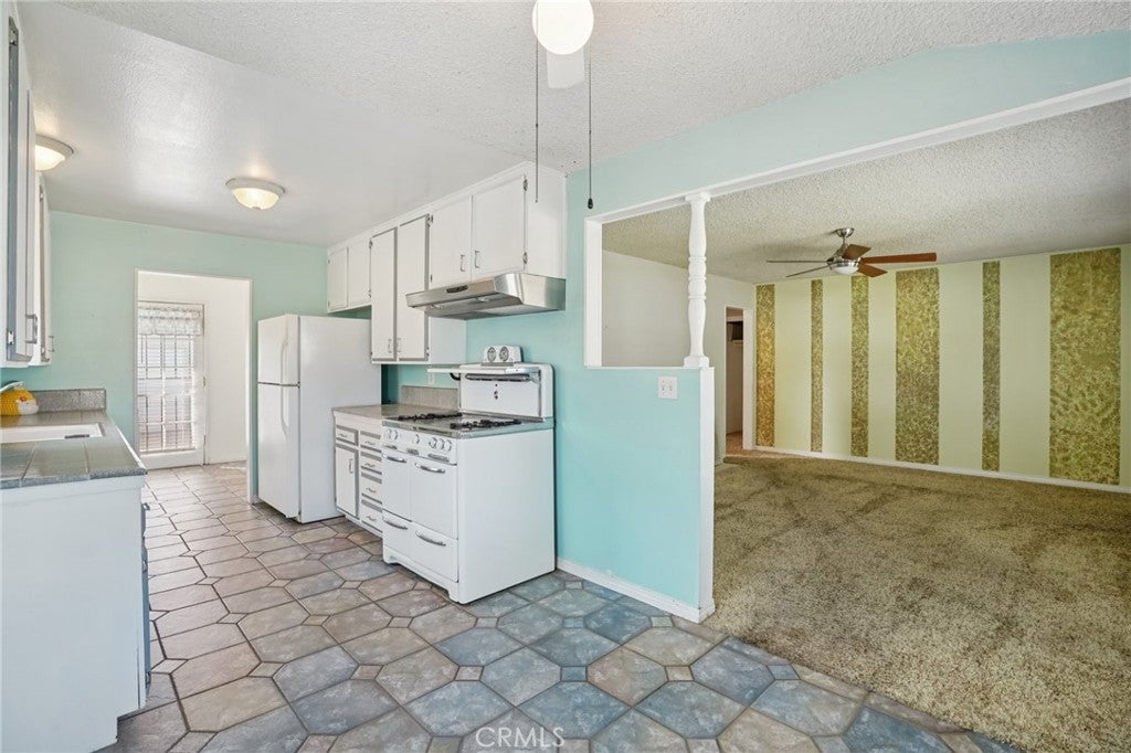 Lakewood, California, 90715, United States, 3 Bedrooms Bedrooms, ,1 BathroomBathrooms,Residential,For Sale,1988216