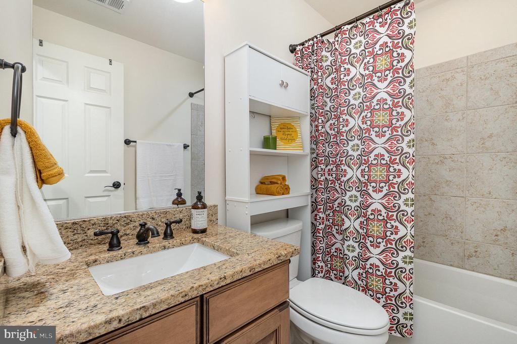 Fredericksburg, Virginia, 22406, United States, 5 Bedrooms Bedrooms, ,4 BathroomsBathrooms,Residential,For Sale,1932908