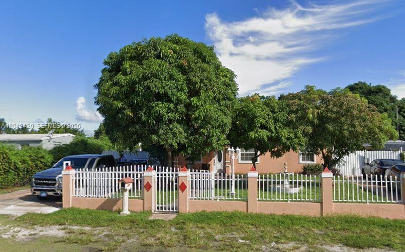 121st St, Miami, FL 33167