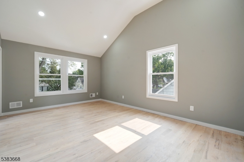 Rahway City, New Jersey, 07065, United States, 4 Bedrooms Bedrooms, ,4 BathroomsBathrooms,Residential,For Sale,1942005
