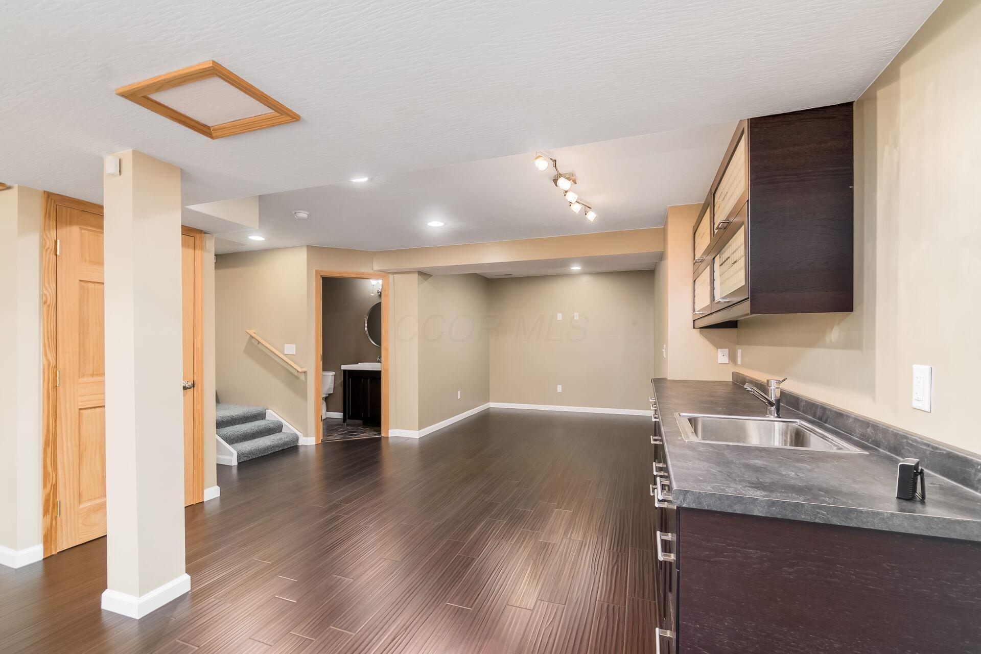 Powell, Ohio, 43065, United States, 4 Bedrooms Bedrooms, ,4 BathroomsBathrooms,Residential,For Sale,2003510