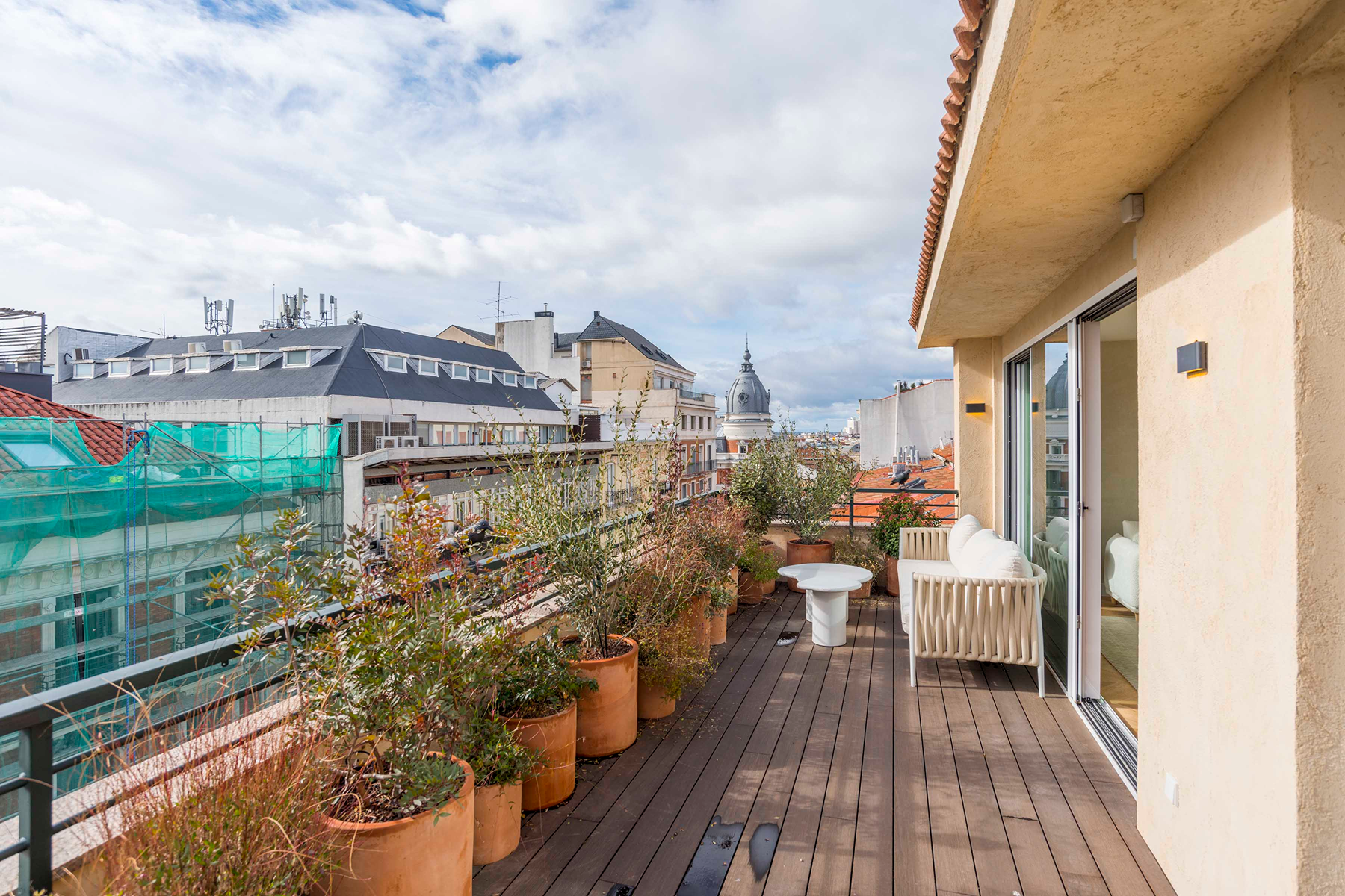  Exclusive renovated duplex penthouse with terrace and garage in Recoletos. - 物件實景