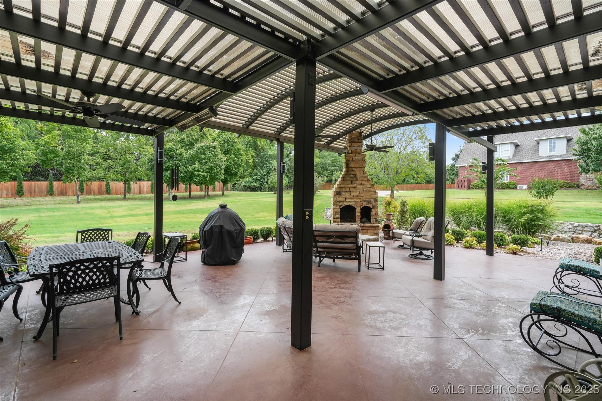 Muskogee, Oklahoma, 74403, United States, 4 Bedrooms Bedrooms, ,5 BathroomsBathrooms,Residential,For Sale,1980676