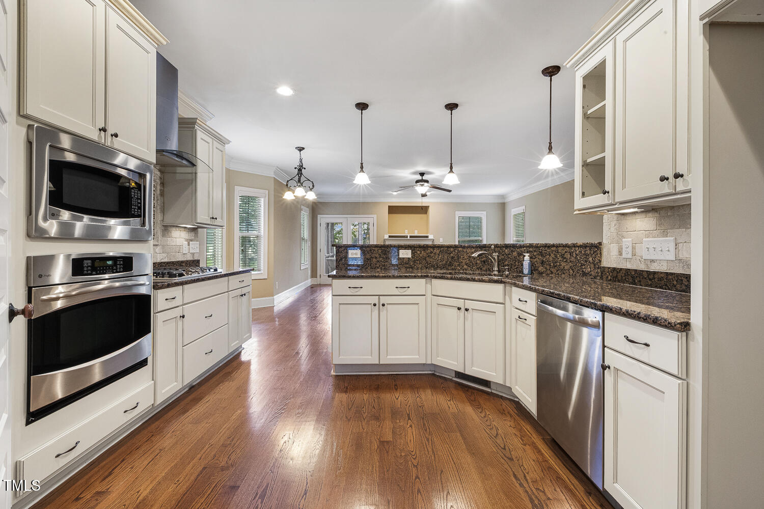 Fuquay Varina, North Carolina, 27526, United States, 4 Bedrooms Bedrooms, ,4 BathroomsBathrooms,Residential,For Sale,1889692