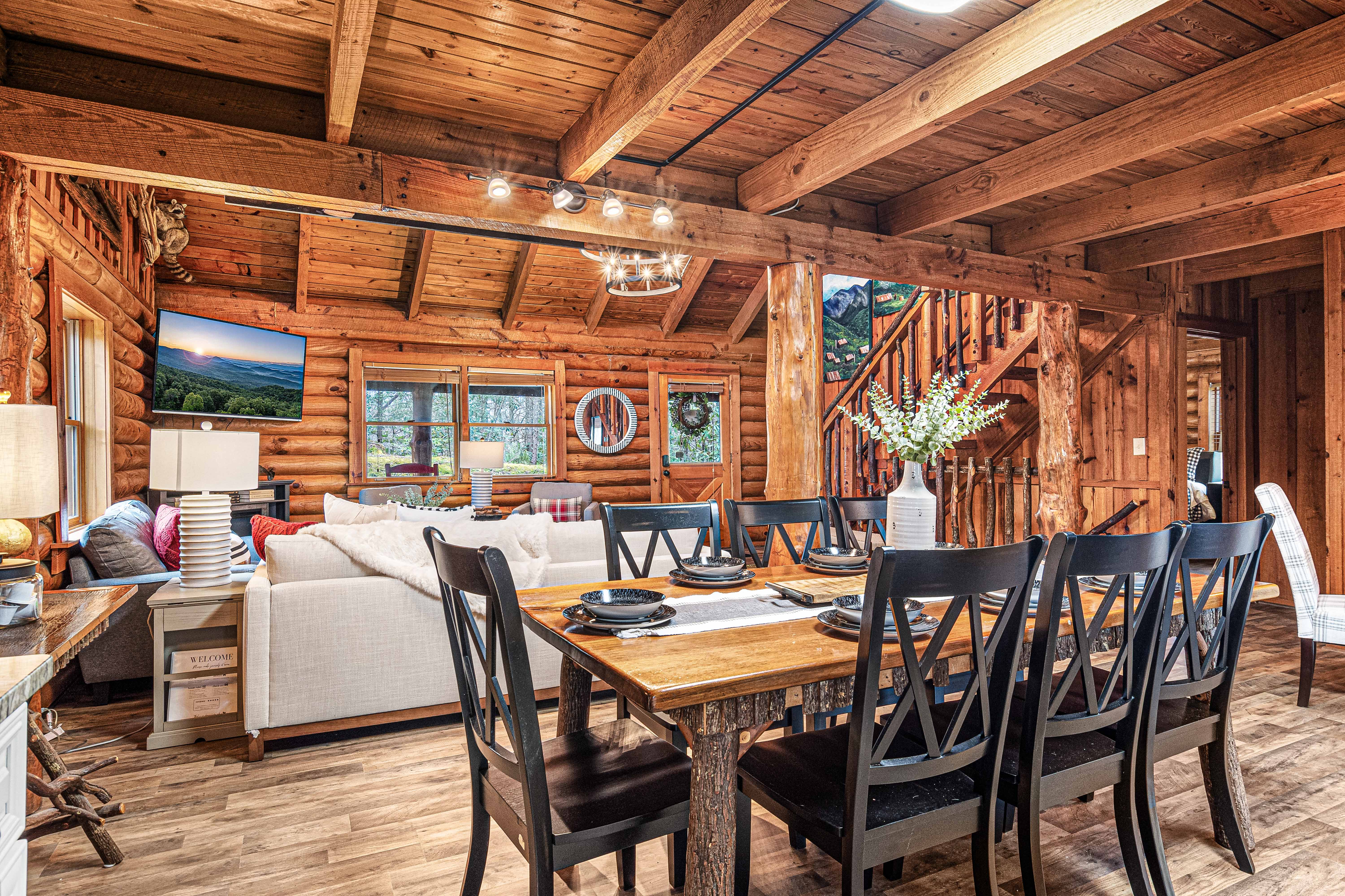 Gatlinburg, Tennessee, 37738, United States, 3 Bedrooms Bedrooms, ,4 BathroomsBathrooms,Residential,For Sale,1977450