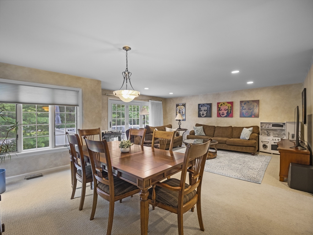 Worcester, Massachusetts, 01609, United States, 3 Bedrooms Bedrooms, ,4 BathroomsBathrooms,Residential,For Sale,1970257