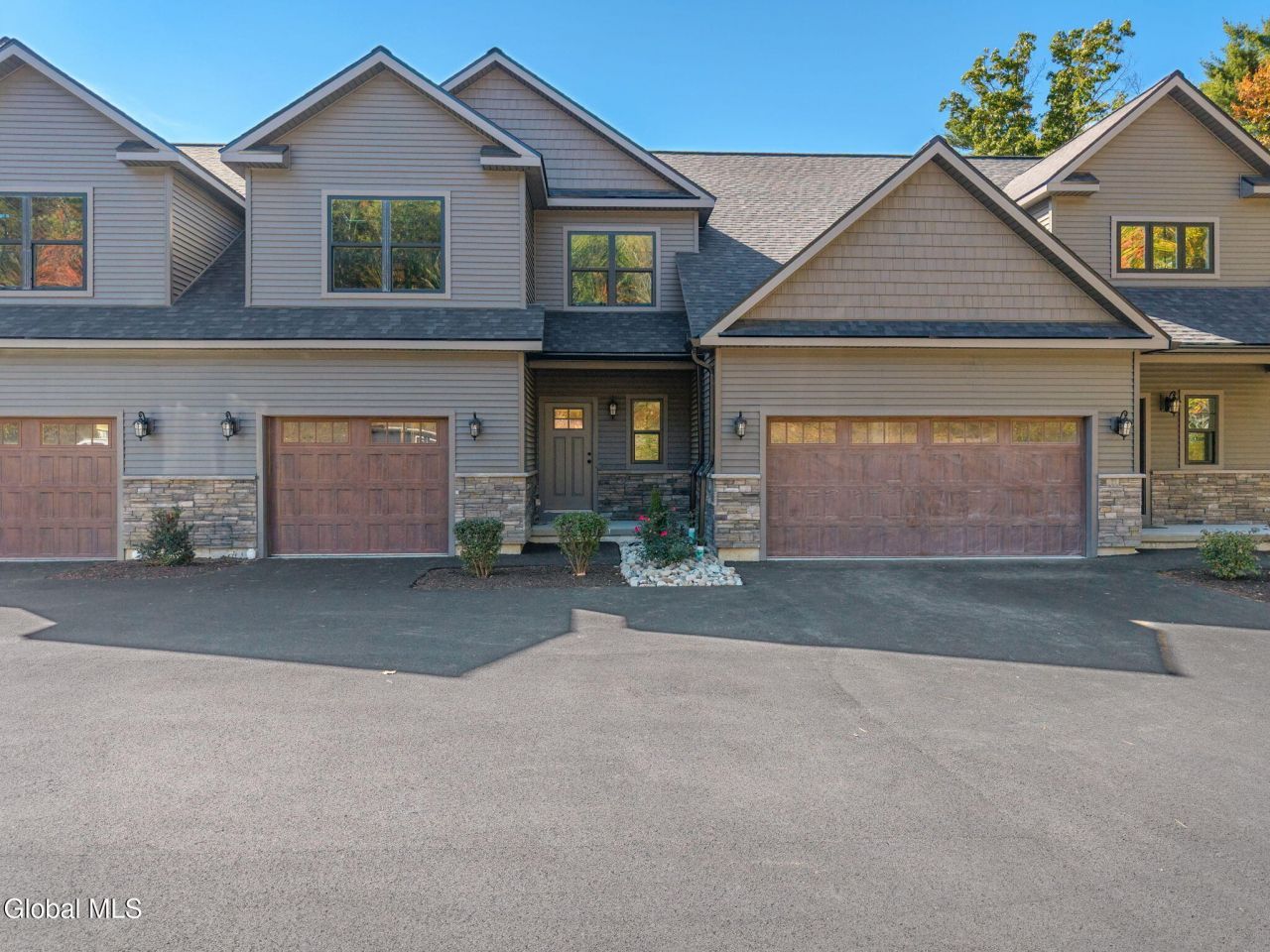 Lake George, New York, 12845, United States, 3 Bedrooms Bedrooms, ,3 BathroomsBathrooms,Residential,For Sale,1961144