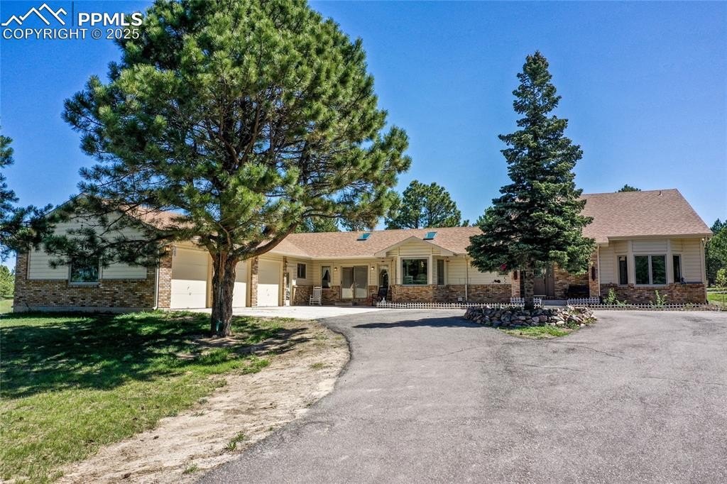 Monument, Colorado, 80132, United States, 4 Bedrooms Bedrooms, ,4 BathroomsBathrooms,Residential,For Sale,1828275