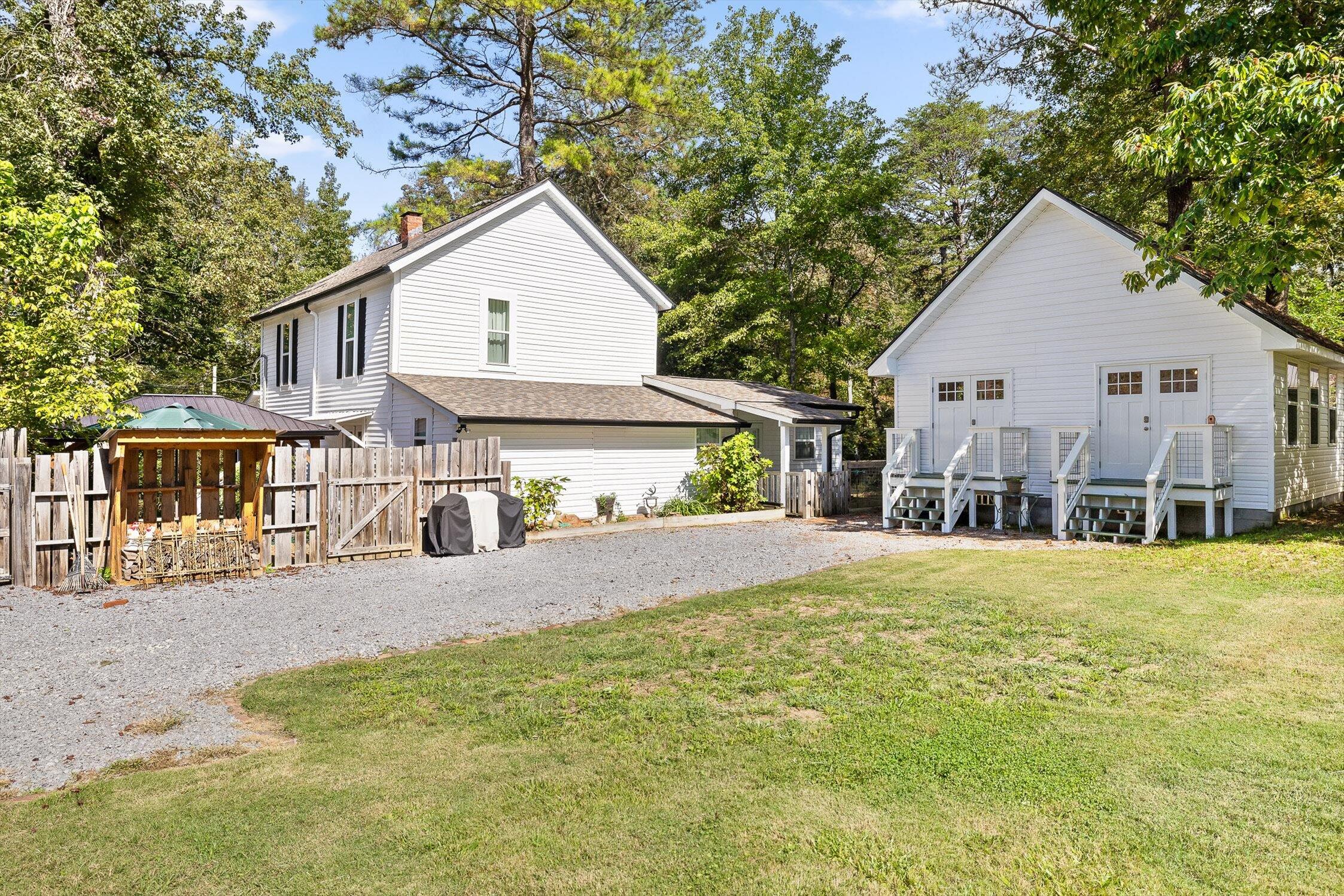 Mentone, Alabama, 35984, United States, 3 Bedrooms Bedrooms, ,2 BathroomsBathrooms,Residential,For Sale,2034149
