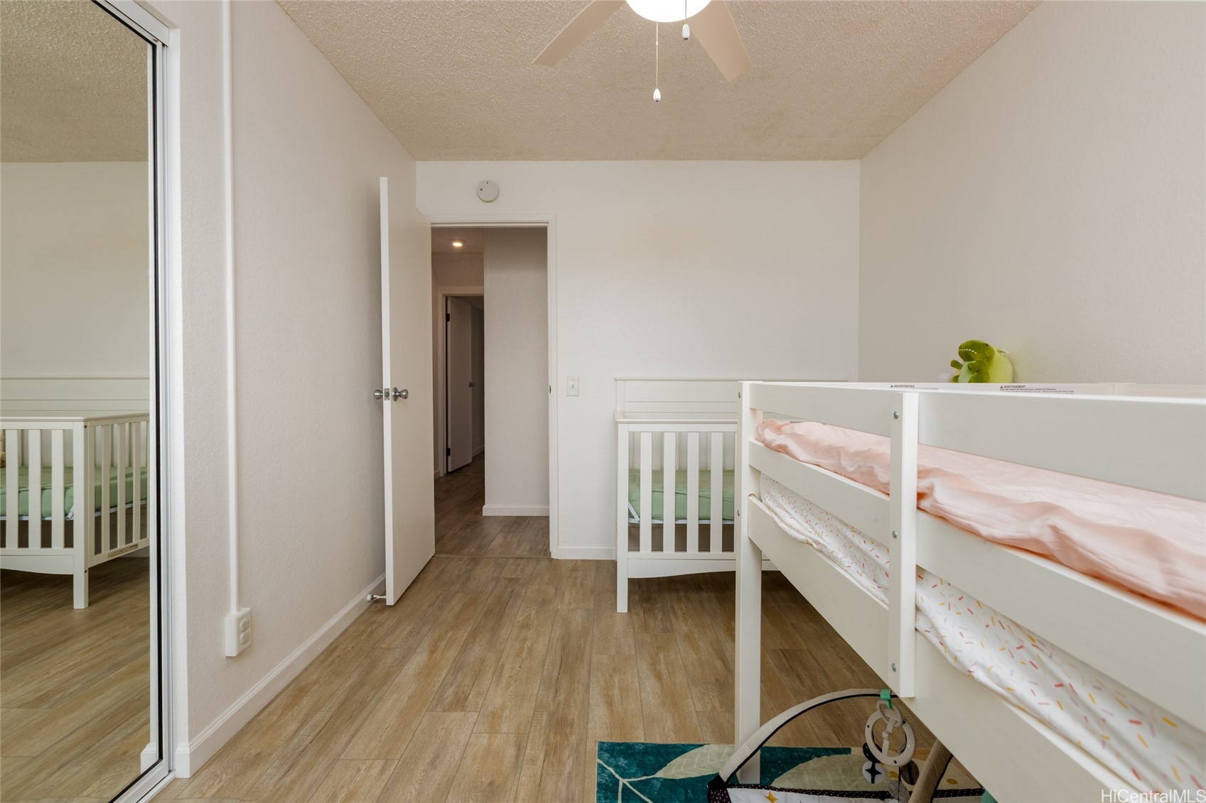 Pearl City, Hawaii, 96782, United States, 2 Bedrooms Bedrooms, ,2 BathroomsBathrooms,Residential,For Sale,1932075