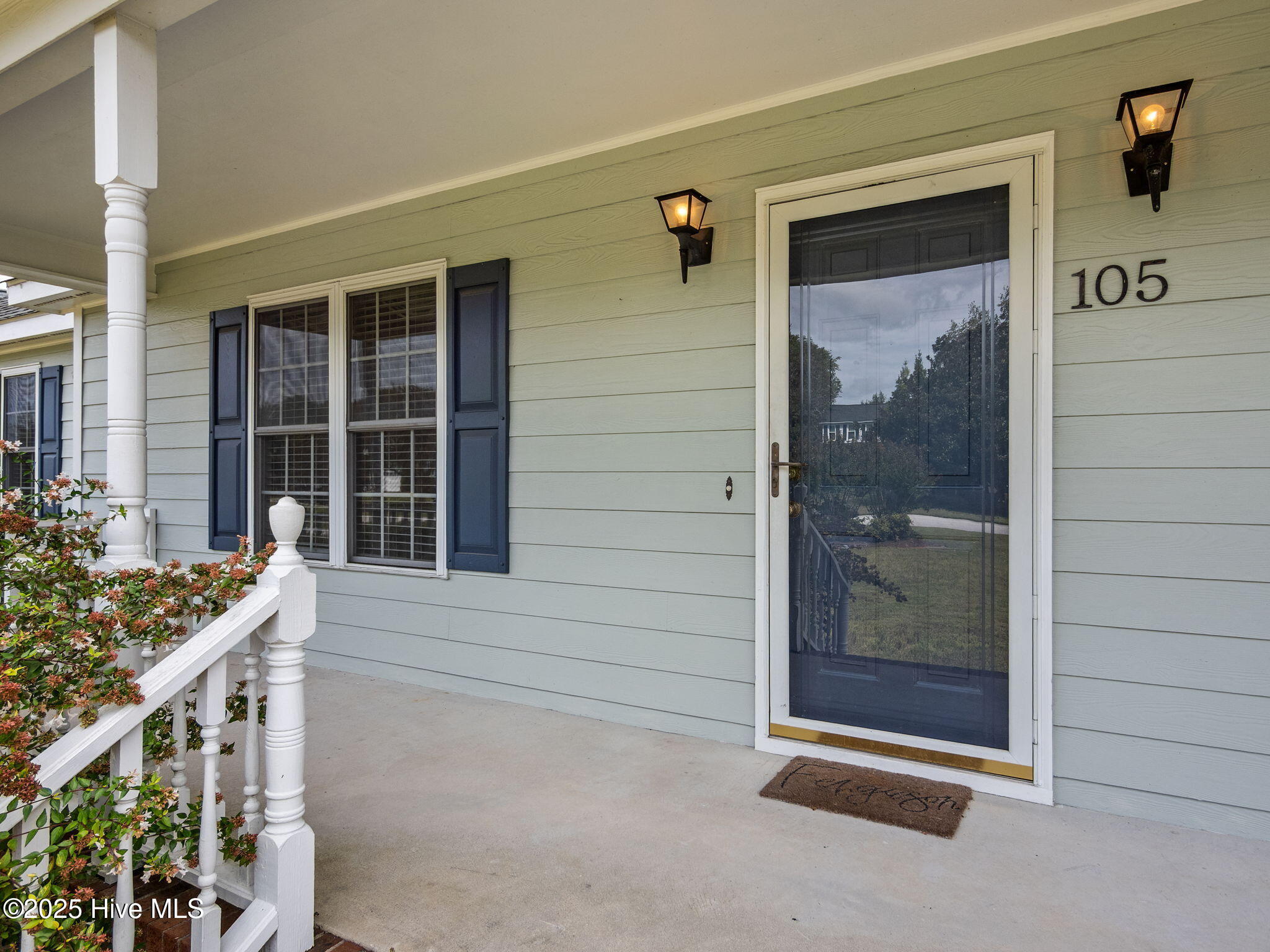 Cedar Point, North Carolina, 28584, United States, 3 Bedrooms Bedrooms, ,2 BathroomsBathrooms,Residential,For Sale,1957404