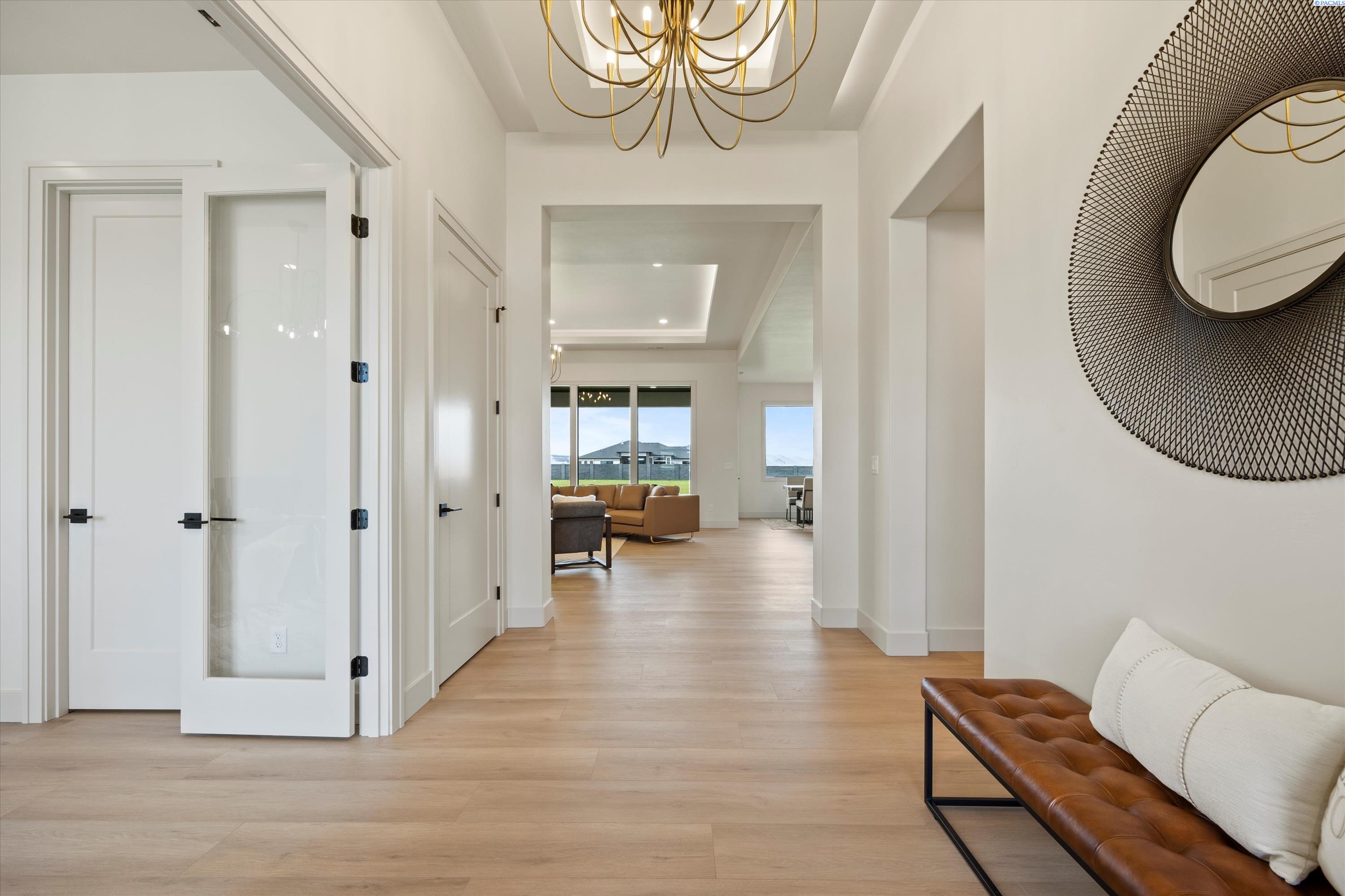 Kennewick, Washington, 99338, United States, 4 Bedrooms Bedrooms, ,4 BathroomsBathrooms,Residential,For Sale,1993366