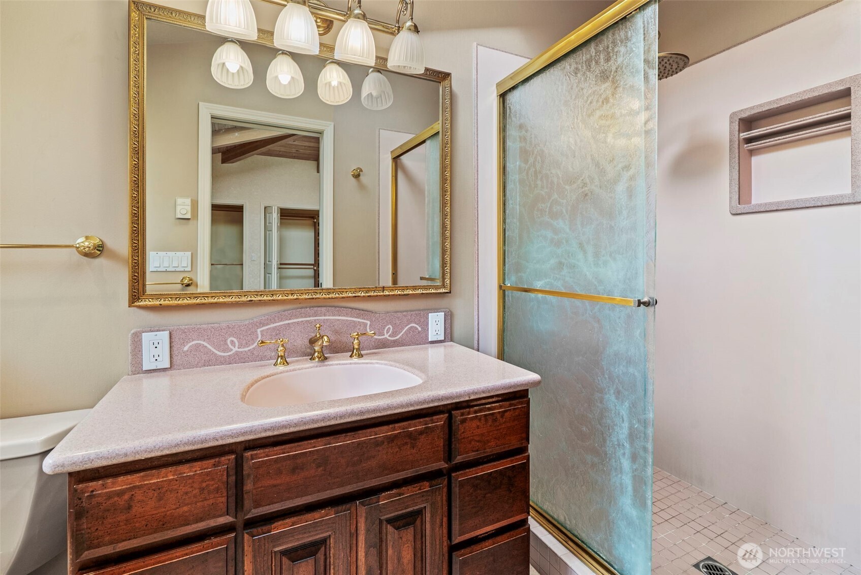 Longview, Washington, 98632, United States, 4 Bedrooms Bedrooms, ,2 BathroomsBathrooms,Residential,For Sale,1908554