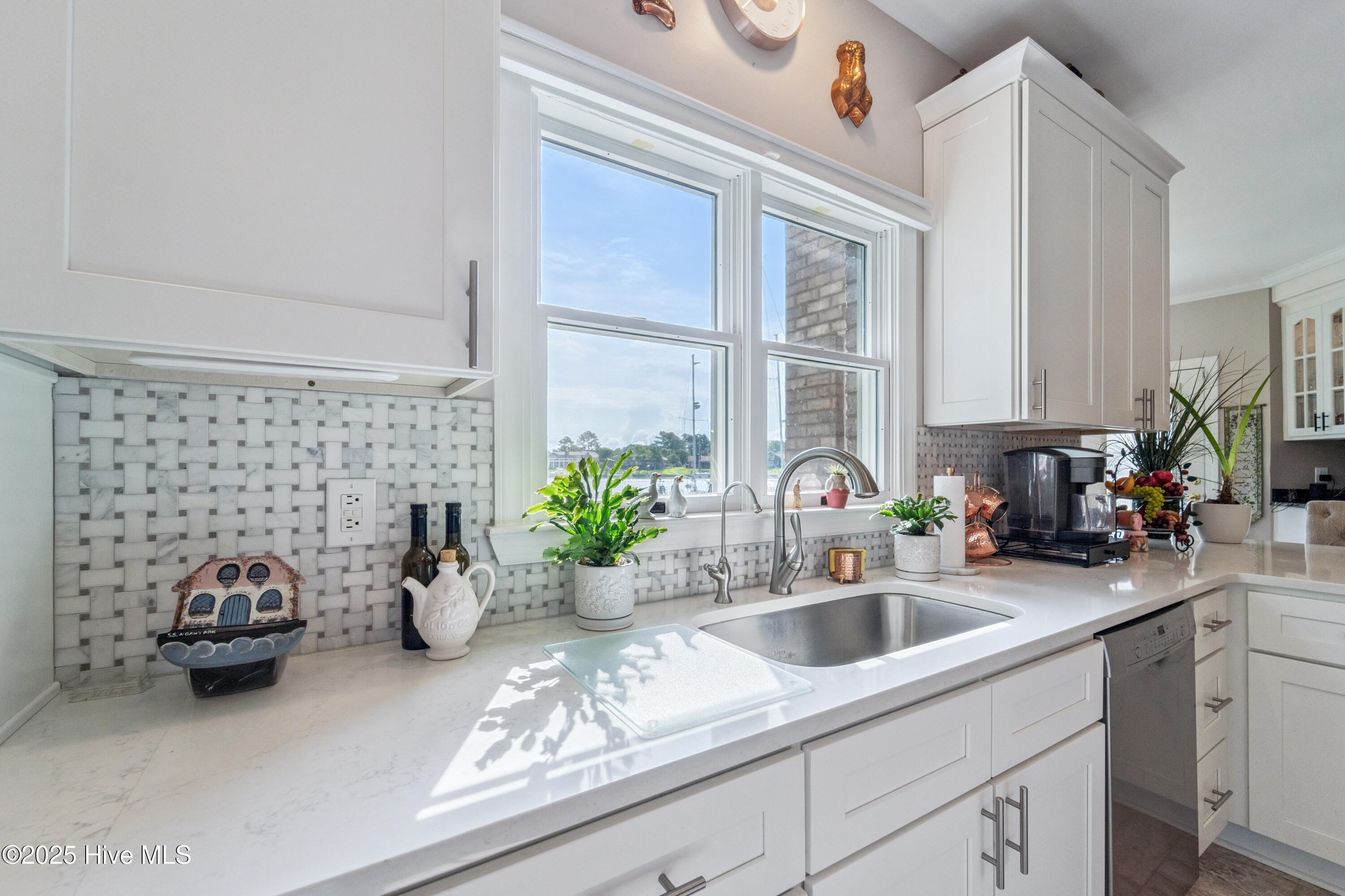 New Bern, North Carolina, 28560, United States, 4 Bedrooms Bedrooms, ,3 BathroomsBathrooms,Residential,For Sale,1907556
