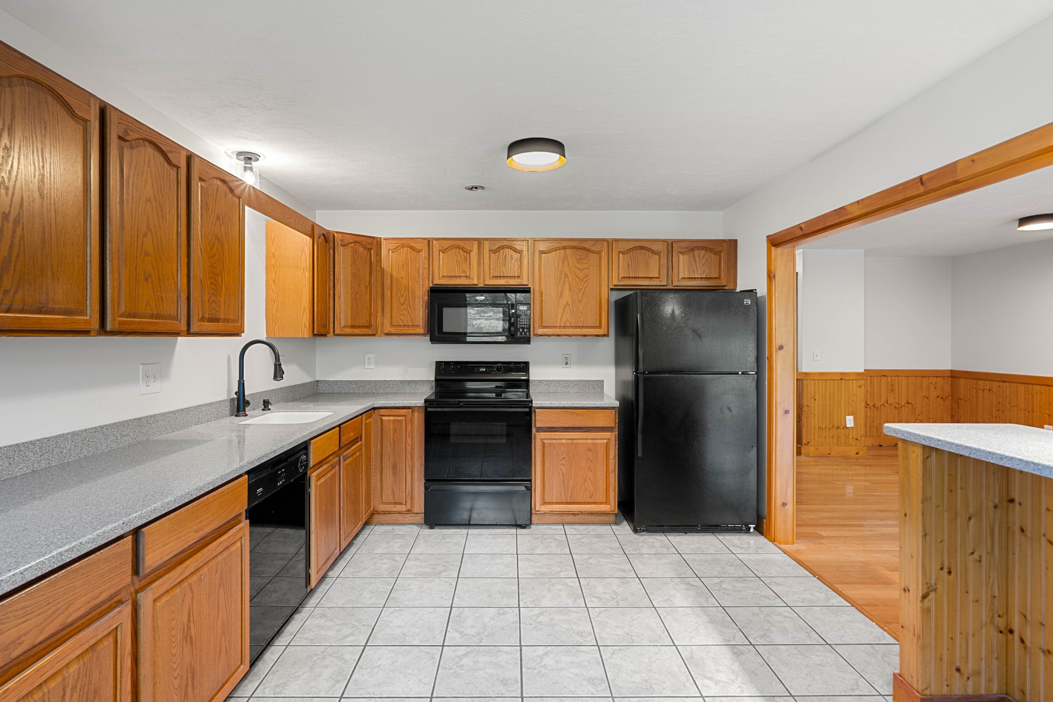  16 Patricia Drive, Oxford, MA, 01537 - 物件實景