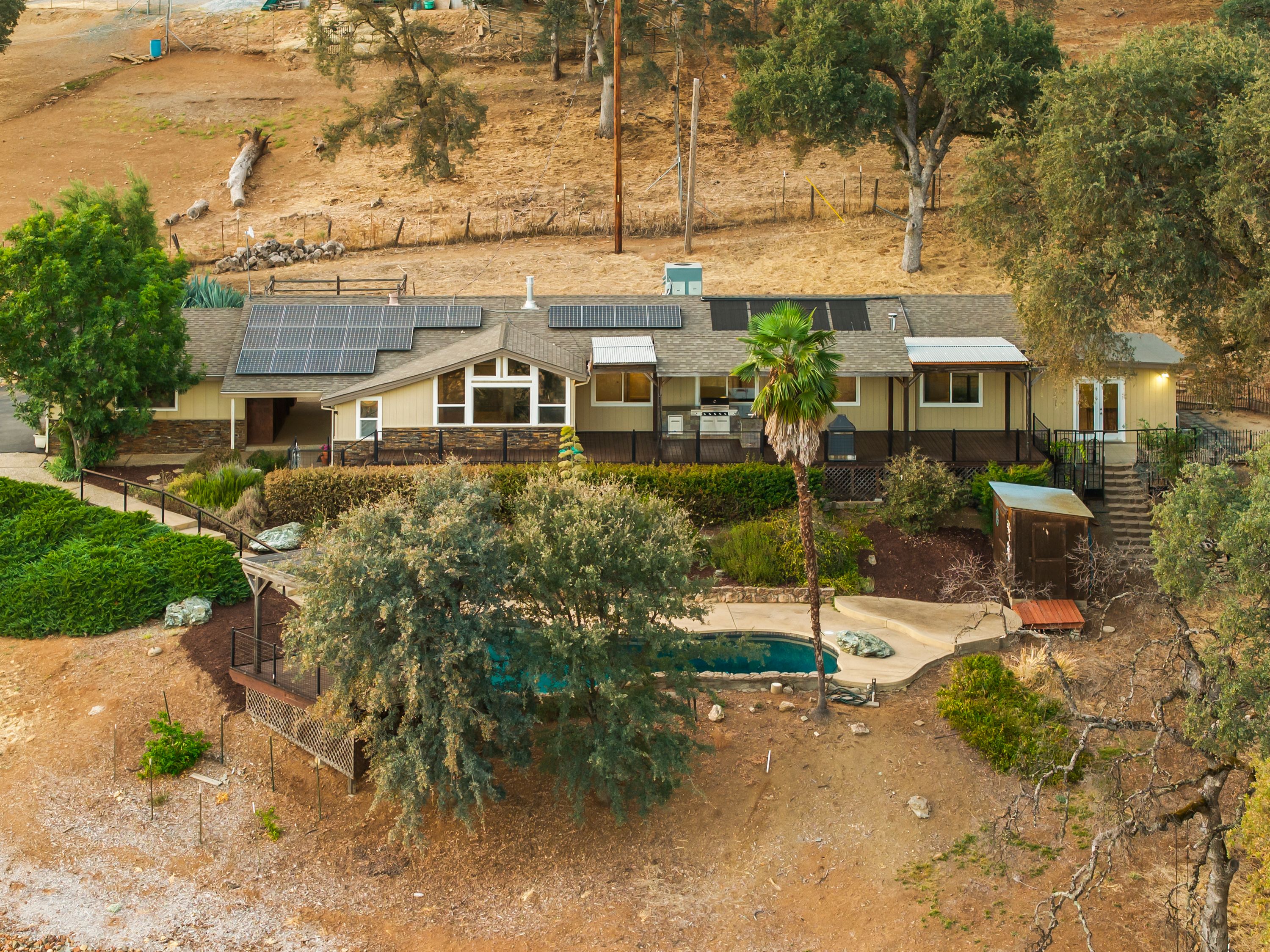  California Equestrian Property with ADU, Horse Arena & Pool - 物件實景