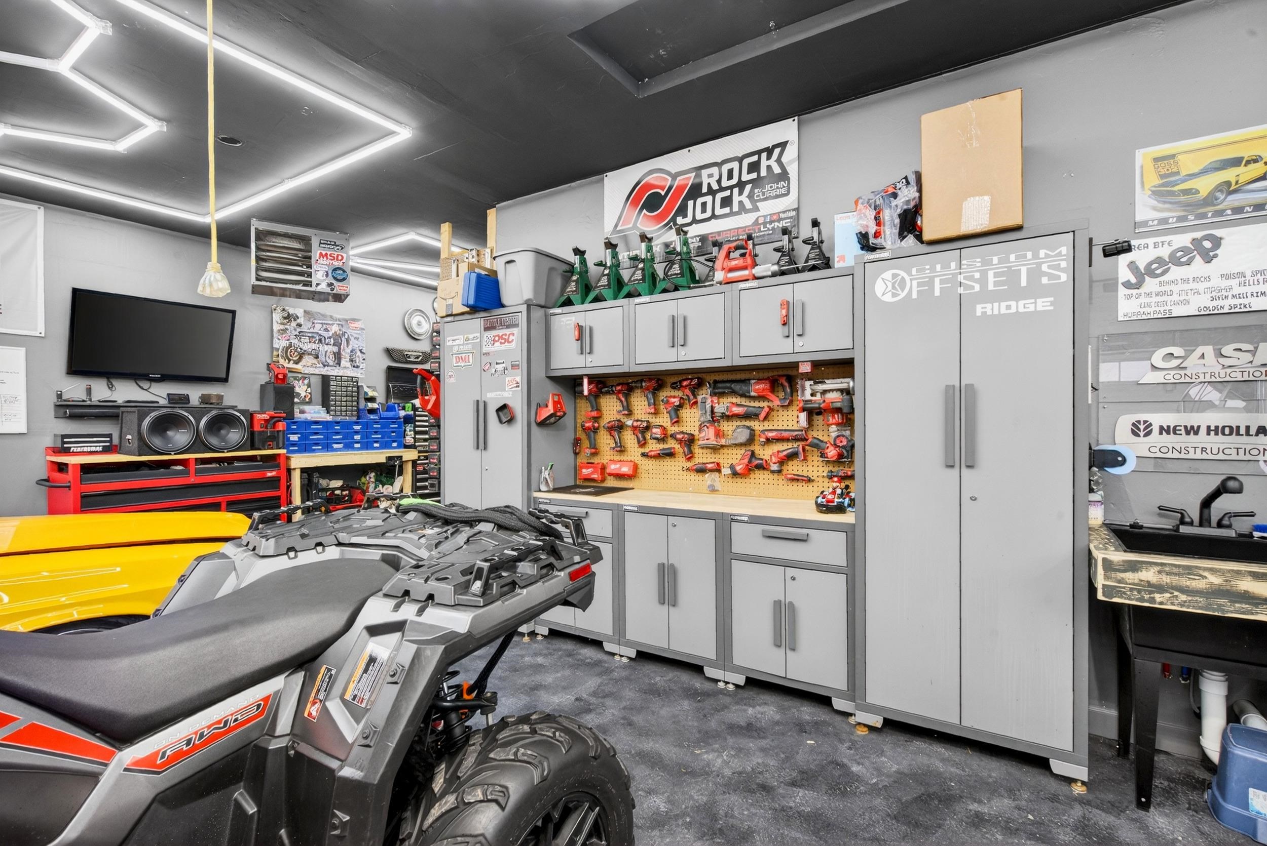 De Pere, Wisconsin, 54115-8472, United States, 4 Bedrooms Bedrooms, ,4 BathroomsBathrooms,Residential,For Sale,2005703