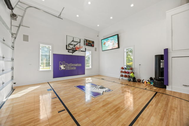 Burr Ridge, Illinois, 60527, United States, 6 Bedrooms Bedrooms, ,8 BathroomsBathrooms,Residential,For Sale,1885280