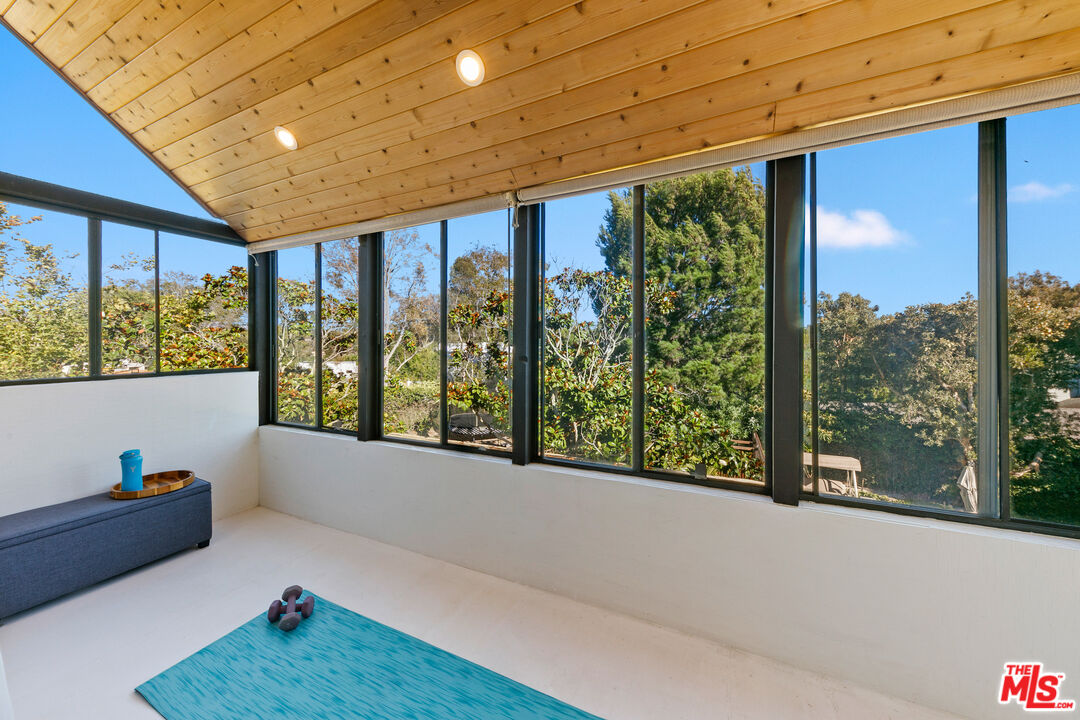 Malibu, California, 90265, United States, 3 Bedrooms Bedrooms, ,3 BathroomsBathrooms,Residential,For Sale,1949478