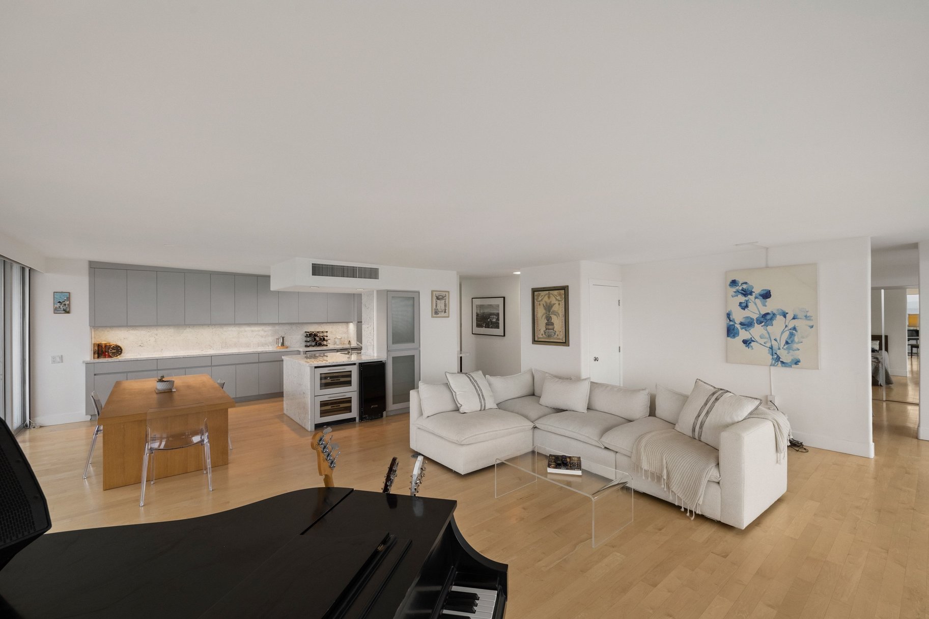  Chic Downtown Condo with Mountain & River Views - 物件實景