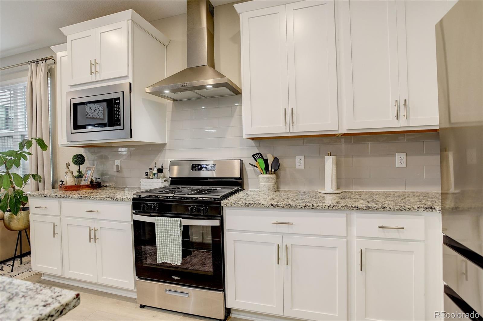 Littleton, Colorado, 80125, United States, 3 Bedrooms Bedrooms, ,3 BathroomsBathrooms,Residential,For Sale,1805241