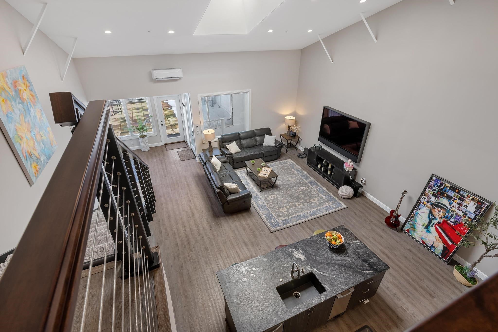 Harrison Twp, Michigan, 48045, United States, 2 Bedrooms Bedrooms, ,3 BathroomsBathrooms,Residential,For Sale,1979598