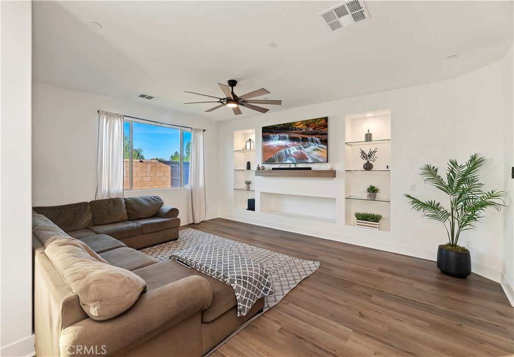 Murrieta, California, 92563, United States, 3 Bedrooms Bedrooms, ,2 BathroomsBathrooms,Residential,For Sale,2011139