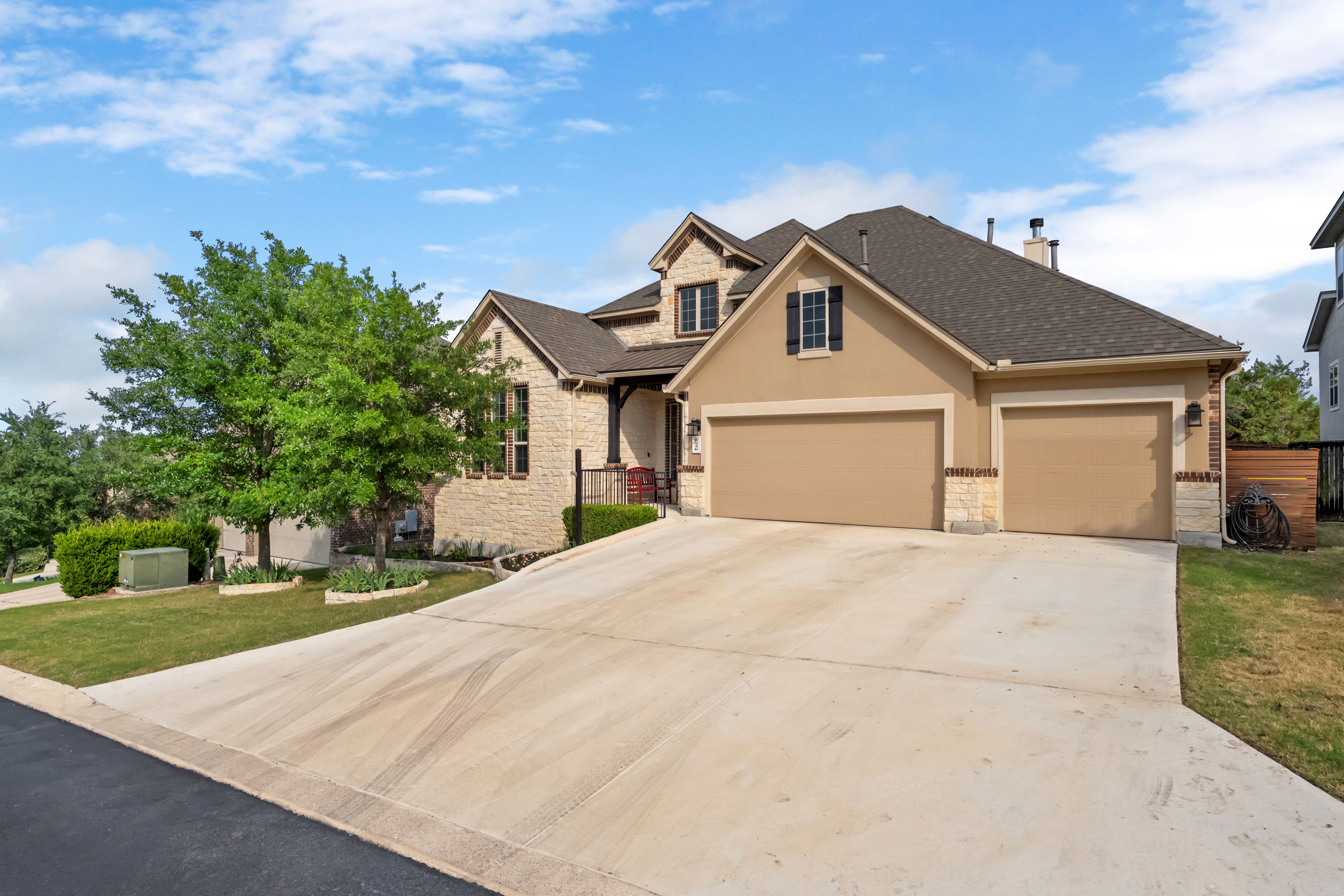  Thoughtfully Designed with Exceptional Floor Plan - 物件實景