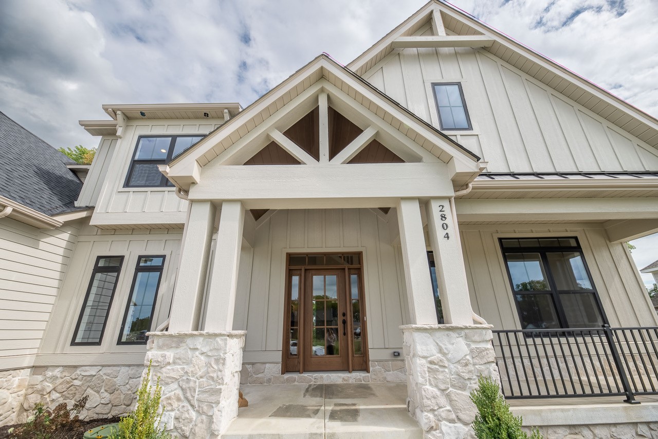 Valparaiso, Indiana, 46385, United States, 5 Bedrooms Bedrooms, ,4 BathroomsBathrooms,Residential,For Sale,1763116