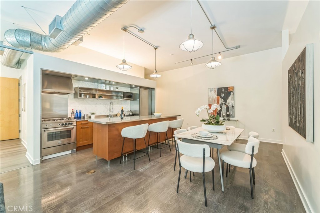 Marina del Rey, California, 90292, United States, 2 Bedrooms Bedrooms, ,1 BathroomBathrooms,Residential,For Sale,1901416