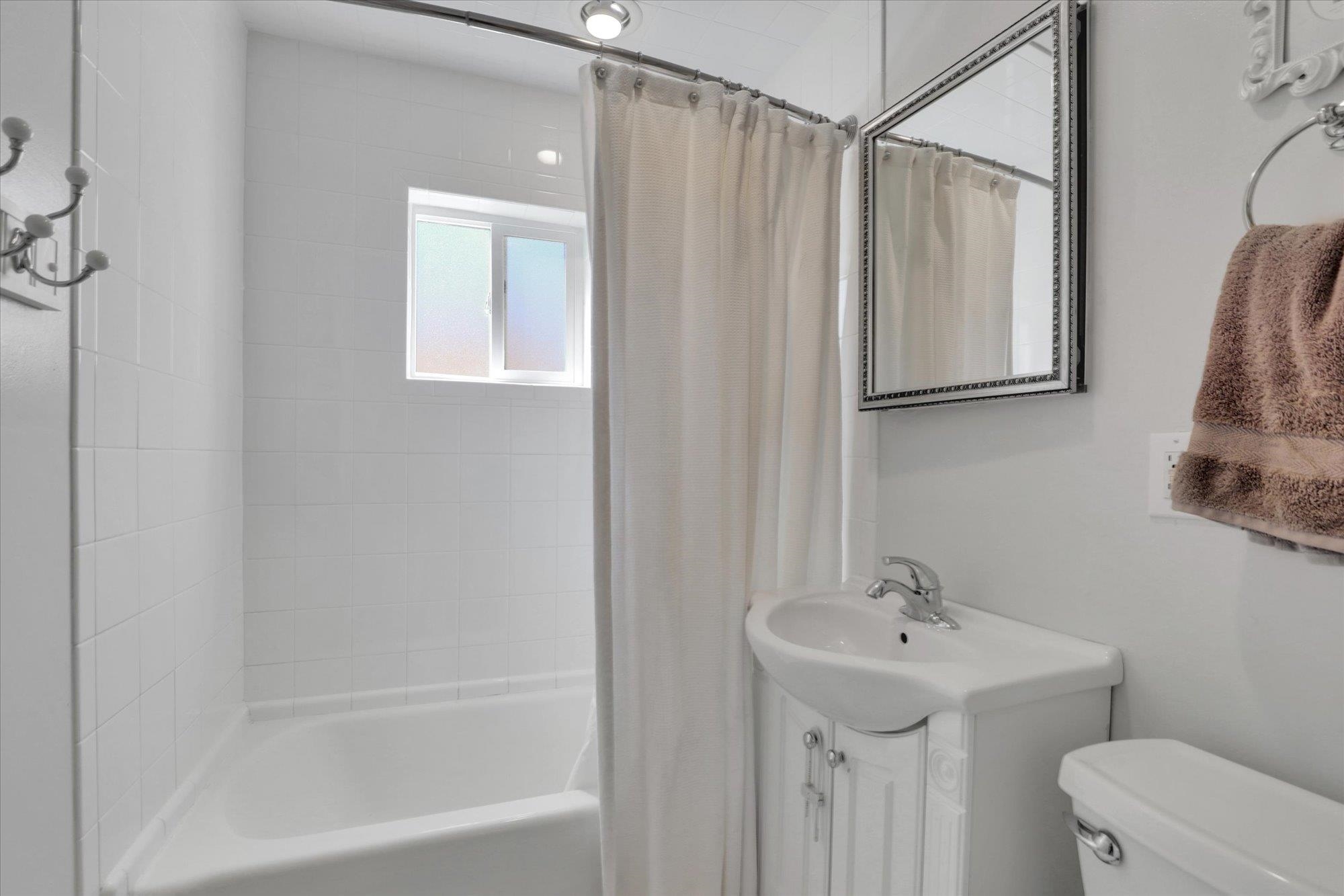 Spokane, Washington, 99203, United States, 4 Bedrooms Bedrooms, ,3 BathroomsBathrooms,Residential,For Sale,1939271