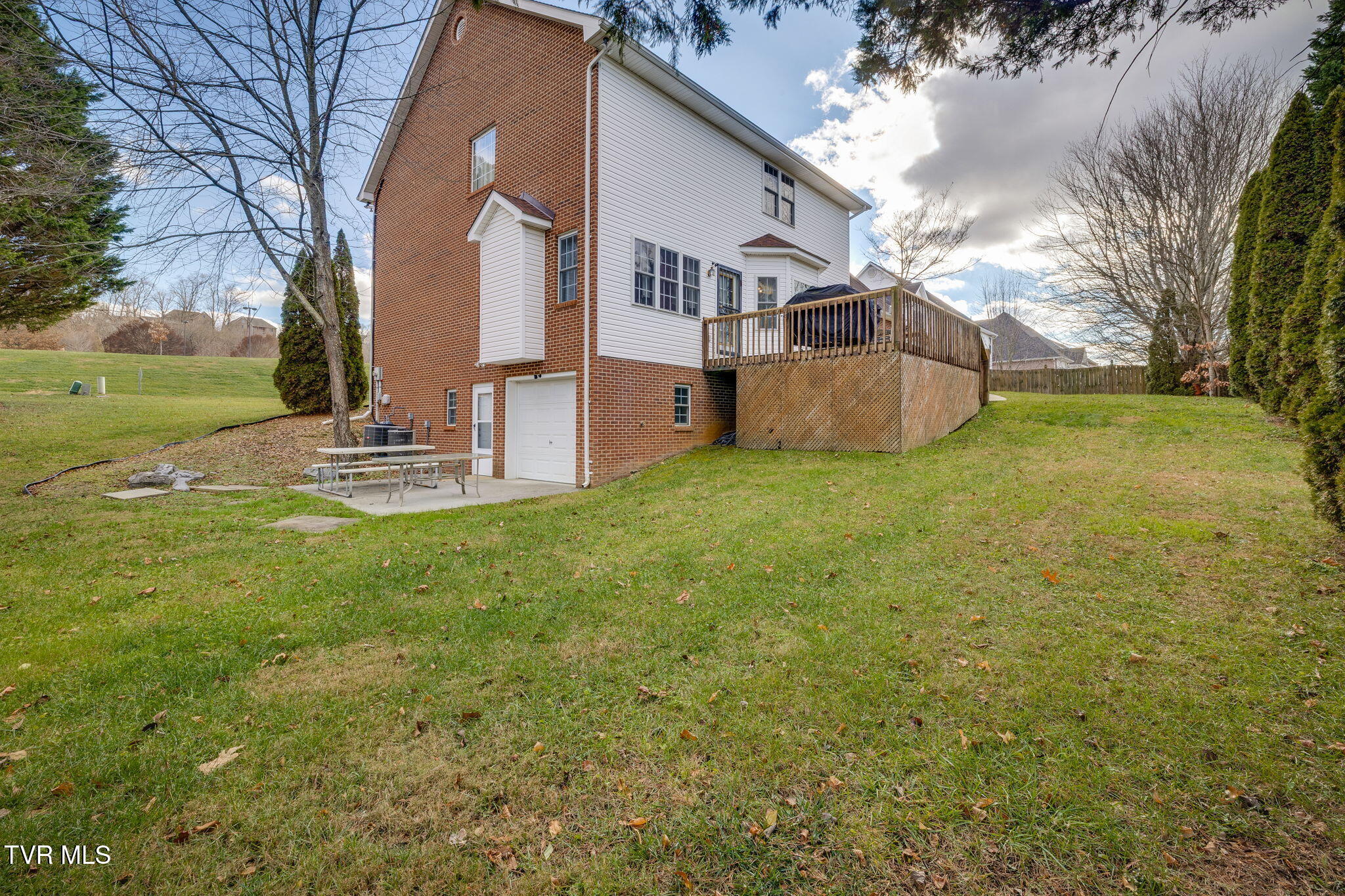Johnson City, Tennessee, 37601, United States, 5 Bedrooms Bedrooms, ,4 BathroomsBathrooms,Residential,For Sale,2049001
