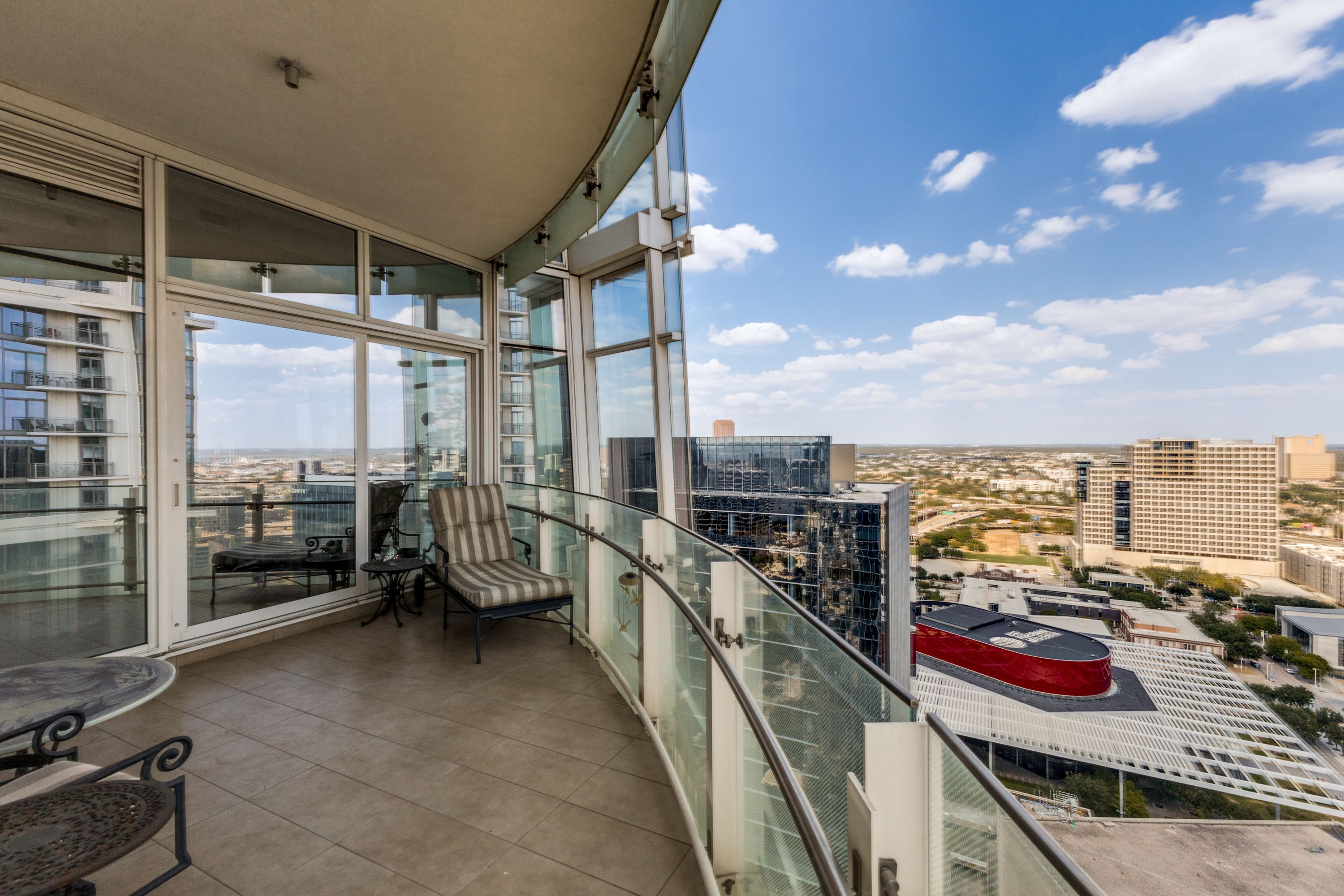  Elevated Living Above the Dallas Arts District - 物件實景