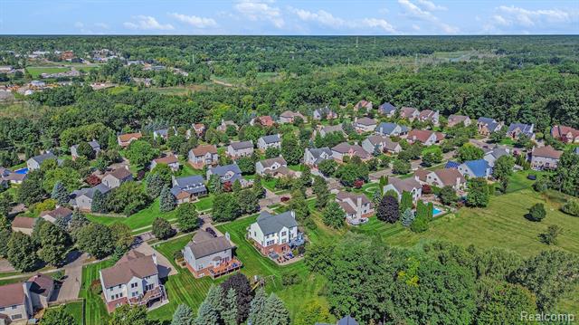 Wixom, Michigan, 48393, United States, 5 Bedrooms Bedrooms, ,4 BathroomsBathrooms,Residential,For Sale,1930783