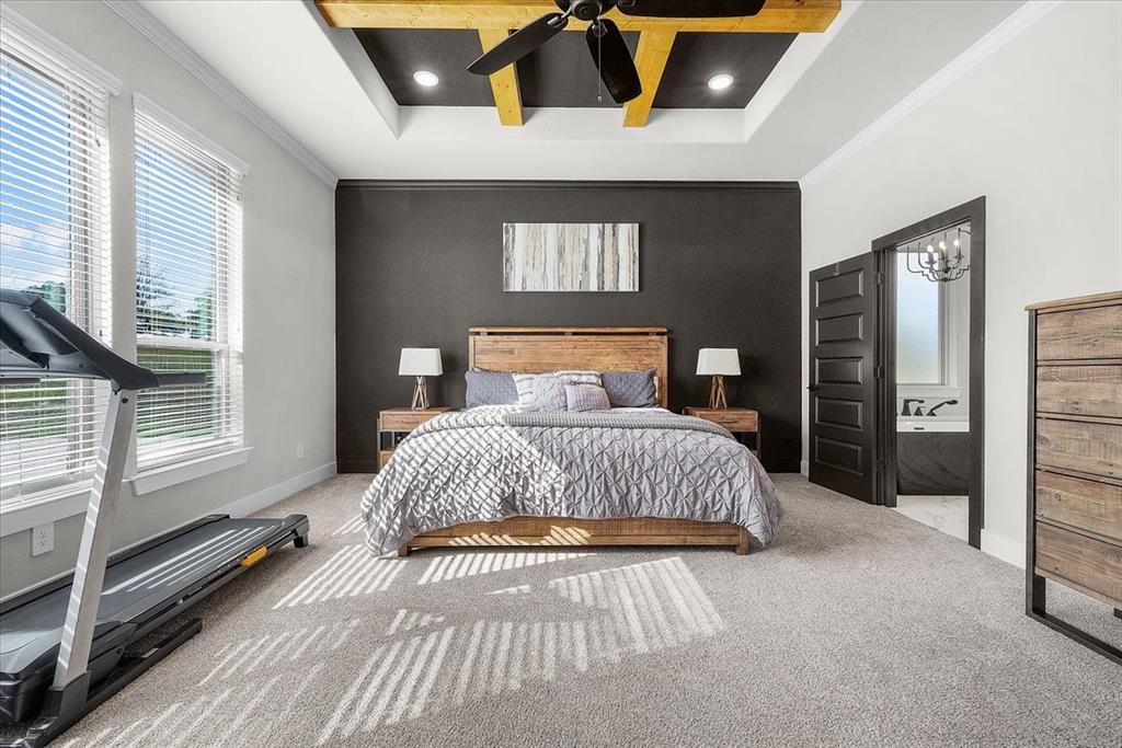 Weatherford, Texas, 76088, United States, 4 Bedrooms Bedrooms, ,4 BathroomsBathrooms,Residential,For Sale,1975341